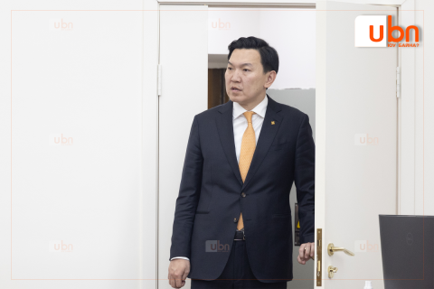 ЧУУЛГАН: УИХ-ын асуулгын цагаар АН-ынхан “Авлигажуулсан Монгол“ сэдвээр Ерөнхий сайдаас асуулт асууна