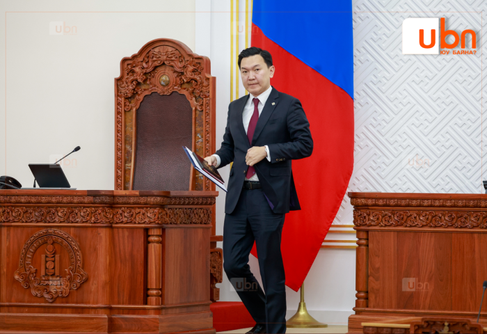 ЧУУЛГАН: АН-ын гишүүд Ерөнхий сайдаас “Авлигажуулсан Монгол” сэдвээр асуулт асууж байна