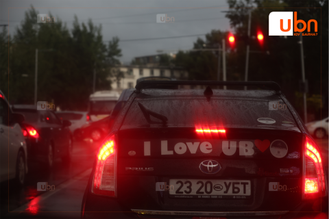 Улаанбаатарт шөнөдөө бага зэргийн бороотой, маргааш 12 хэм дулаан