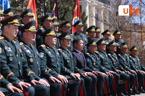 БХЯ: Генералуудад хүндэтгэл үзүүллээ