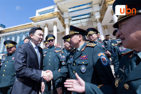 Монгол Улсын Ерөнхий сайд Н.Учрал генерал цолтнуудад хүндэтгэл үзүүллээ