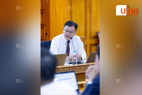 Өвлийн их ачааллаас өмнө таван аймагт нарны цахилгаан станцыг ашиглалтад оруулахыг Эрчим хүчний сайд Б.Найдалаад даалгалаа