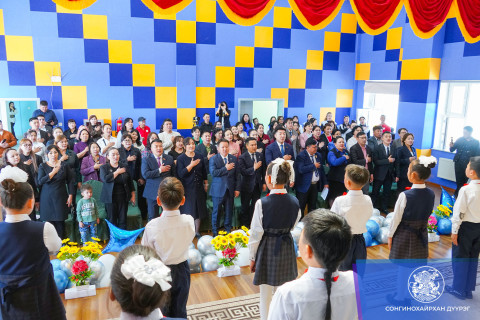 Баянхошуунд дахин шинэ сургууль нээлтээ хийлээ