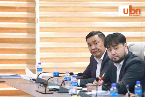 НИТХ дахь МАН-ын бүлгийн хурал үргэлжилж байна