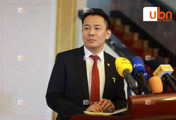 ШУУД: Оюу толгойн зээлийн хүүгийн асуудлаар УИХ-ын гишүүн О.Батнайрамдал мэдээлэл хийж байна