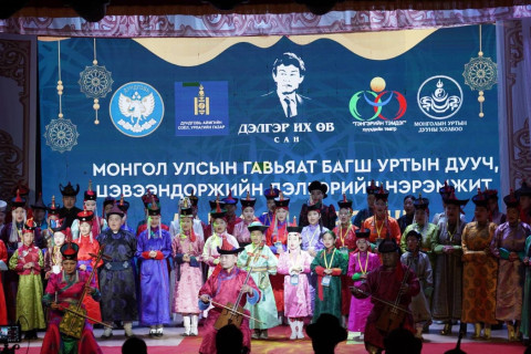 “Ариун орон” уртын дууны улсын уралдаанд 100 гаруй ардын авьяастан оролцлоо