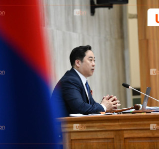 А.Баяр: Намын бодлого, даалгавраар журмын нөхөр Д.Ихбаярт НИТХ-ын даргын үүрэгт ажлаа хүлээлгэн өгч байна