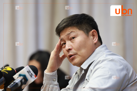Х.Нямбаатар: Хамаг олноороо харааж зүхсэн ч олон том төслүүдээсээ нэг алхам ч ухарч няцахгүй