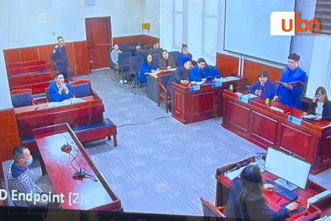 ШҮҮХ ХУРАЛ: Жирэмсэн эмэгтэйг 4 настай охинтой нь хөнөөсөн гэх М.Батчулууны өмгөөлөгч шүүх хурлыг бүхэлд нь ХААЛТТАЙ ЯВУУЛАХ хүсэлт гаргалаа
