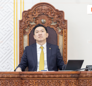 ХУУЛЬ: Ерөнхий сайд Хотын даргыг “огцруулах“ бүрэн эрхтэй бөгөөд 15 хоногийн дотор дараагийн хүнийг нэр дэвшүүлнэ