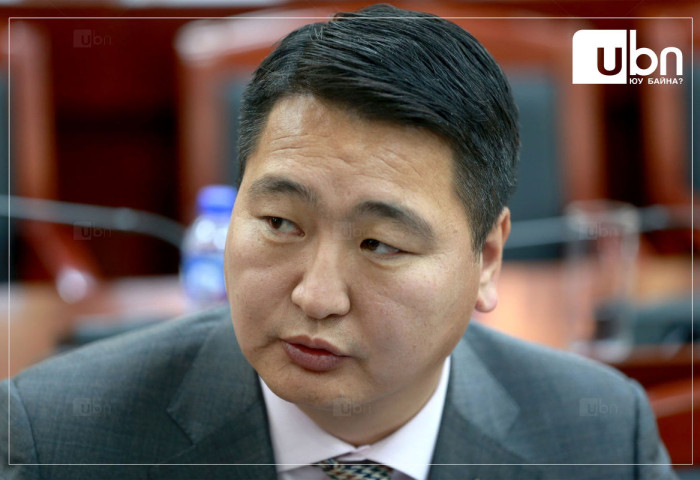 С.Мөнхчулуун: Төсвийн мөнгө уйлдаггүй ч би уйлмаар байна. Сумын төв тойрсон замаар яах гээд байгааг ойлгохгүй юм