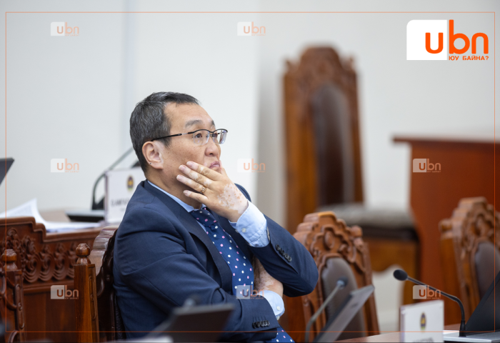 ЧУУЛГАН: “Ерөнхий сайдын суудлыг УИХ-ын толгой хэсгээс буулгах“ хуулийн төслийг хэлэлцэхийг ДЭМЖЛЭЭ