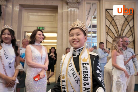 Монголын баг “Little Miss & Mister Universe 2026”-д амжилттай оролцож, Зоригтхүүгийн Чингүүн “Super Grand Prix” шагнал хүртэж ялагчийн титмээ зүүж чадлаа