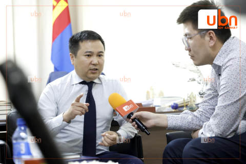 П.Сайнзориг: Хотын удирдлага, төлөөлөгчдийг авчраад УИХ-ын гишүүд загнаад сууж байгаа нь эмгэнэлтэй байна