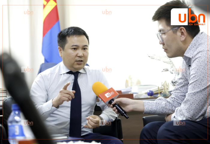П.Сайнзориг: Хотын удирдлага, төлөөлөгчдийг авчраад УИХ-ын гишүүд загнаад сууж байгаа нь эмгэнэлтэй байна