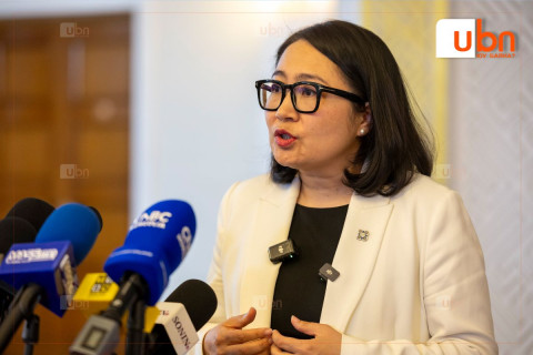 О.Номинчимэг: Төрийн ордноор дүүрэн тамхины компаниуд гишүүдийн өрөөгөөр явж байна