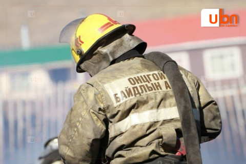 ОБЕГ: Чингэлтэй дүүрэгт гарсан галын тархалтыг зогсоосон. Бүрэн унтраахаар ажиллаж байна