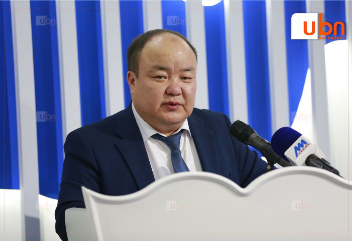 Л.Ганбат: Өнгөрсөн жил 163 сурагч 800 оноо авч байсан бол энэ жил 194 сурагч болж ӨССӨН