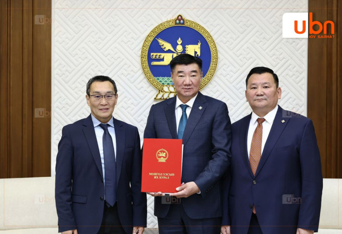 ХУУЛИЙН ТӨСӨЛ: Цэцэд ирсэн өргөдөл, мэдээллийн анхны шалгалтыг Тамгын газар хийж, хуулийн шаардлага хангаагүй асуудалд бүртгэгч нар хариу өгч буцаана