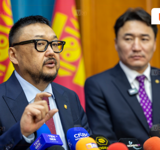 “Таван удаа хэлэлцээ хийсний үр дүнд хувь нийлүүлэгчдийн зээлийн хүүг бууруулах тохиролцоонд хүрлээ“