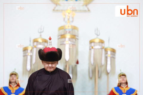 Ерөнхийлөгч У.Хүрэлсүх Төрийн дээд шагнал, одон, медаль гардуулна