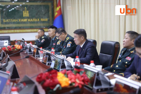 Д.Батлут сайд батлан хамгаалах, зэвсэгт хүчний бие бүрэлдэхүүнтэй цахим хурал хийж, сахилга батыг дээд цэгт нь хүргэж өндөржүүлэхийг үүрэг болгов