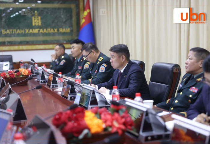 Д.Батлут сайд батлан хамгаалах, зэвсэгт хүчний бие бүрэлдэхүүнтэй цахим хурал хийж, сахилга батыг дээд цэгт нь хүргэж өндөржүүлэхийг үүрэг болгов