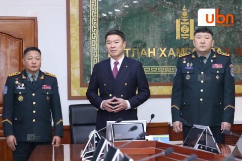 Байнгын асаргаанд байдаг 42 ахмад дайчинд тус бүр 5 сая төгрөгийн мөнгөн дэмжлэг үзүүллээ