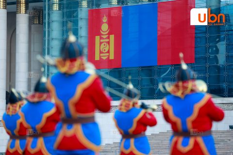 Монгол Улсын Төрийн далбааны өдрийг 18 дахь жилдээ тэмдэглэн өнгөрүүлж байна