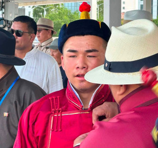 Улсын шонхор Р.Омар Дарханы наадамд үзүүрлэж, аймгийн заан цол хүртлээ