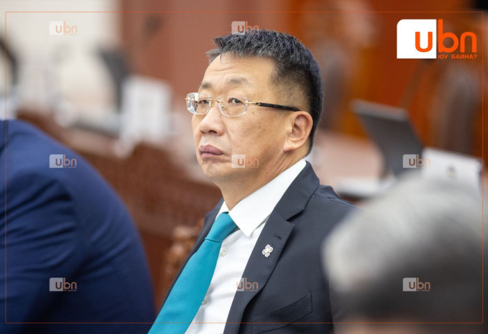 Л.Энх-Амгалан: Дааганаас биш дарвагараасаа унаж үхдэг гэдэг үгийг санаарай, залуусаа. Та нарыг болдогсон бол...