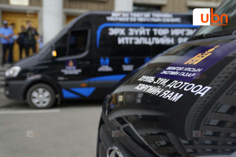 ХЗДХ-ийн яамнаас иргэдэд үйлчлэх “явуулын оффис” ажиллуулж эхэлжээ