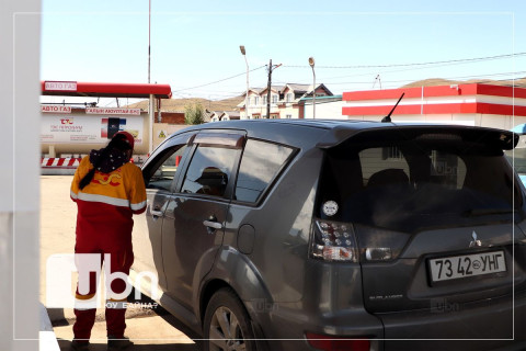 Өнөөдөр тэгш тоогоор төгссөн автомашинтай иргэд 50 хүртэлх мянган төгрөгөнд БЕНЗИН авах эрхтэй