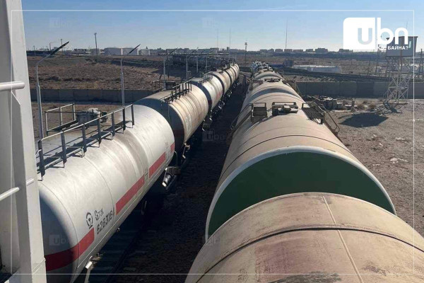 Ангарскийн газрын тос боловсруулах үйлдвэрээс ачигдсан 1980 тонн АИ-92 автобензин өнөөдөр Монгол Улсын хилээр орж ирнэ