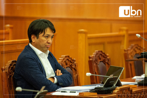 Т.Доржханд: “Сахал“ хочтой Д.Эрдэнэбилэг гэдэг хүн Монголбанк, Сангийн яамыг КАССЫН МАШИН шиг ажиллуулж байсан