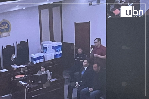 Б.Ганхуяг: Нүүрсний гэх хэргийг шалгах ажлын хэсэг байнга нүүрс ярьж байна. Тэгсэн мөртлөө надтай болон шалгагдаж буй 11 хүнтэй холбогдох ямар ч хэрэг байхгүй