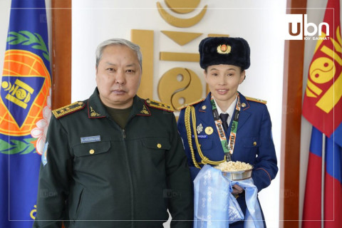Дэлхийн аваргын мөнгөн медальт Л.Алтанцэцэгт ОБЕГ хүндэтгэл үзүүллээ