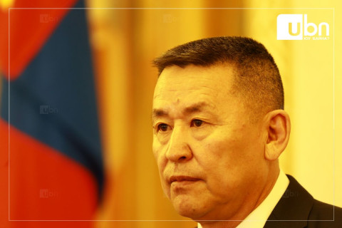 Ш.Адьшаа: Ховд аймгийн иргэд тогтолцооны өөрчлөлтөөс урьтаж цалин хөлс, тэтгэврийг нэмэх шаардлага тавьж байна