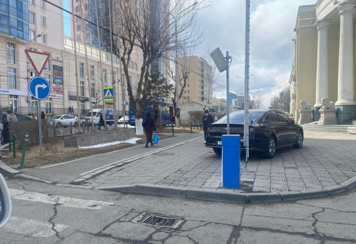 Явган хүний зам дээрх зөрчлийг баримтжуулаад урамшуулал авдаг болно