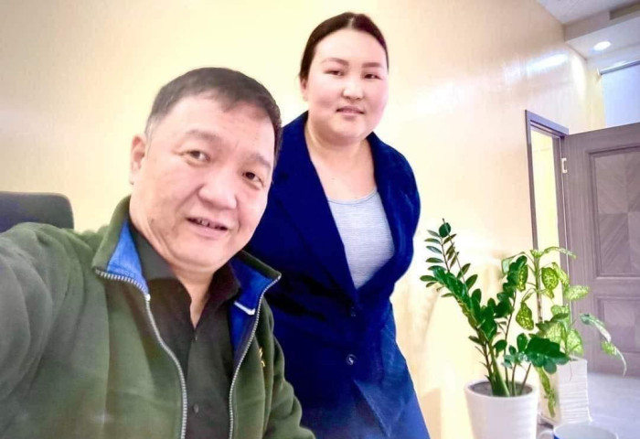 Б.Болор: Байгалаа бид хоёр ажлаа хийсээр л байгаа шүү