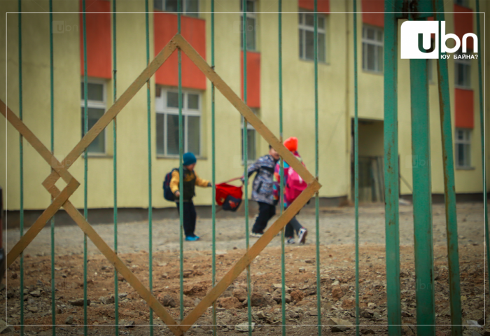 ГОМДЛЫН МӨРӨӨР: “28 дугаар сургуулийн барилгын ажил удааширч, улсаас МҮИС-д сарын 35 сая төгрөгийн түрээс төлж хүүхдүүдийг нь суулгаж байна“ гэв