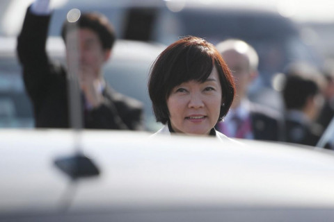 Японы Ерөнхий сайд асан  Абэгийн эхнэр Акиа Абэ автомашины осолд оржээ