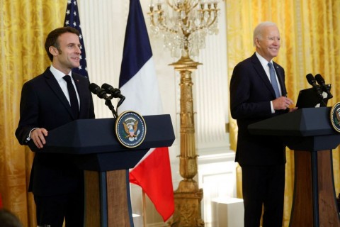 АНУ болон Францын еоөнхийлөгч нар Украинд туслахаа амлалаа