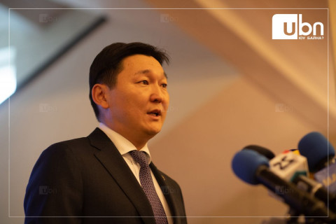 ШУУД: Монгол Улсын 2023 оны төсвийг баталсан талаар Төсвийн байнгын хорооны дарга Г.Тэмүүлэн мэдээлэл хийж байна