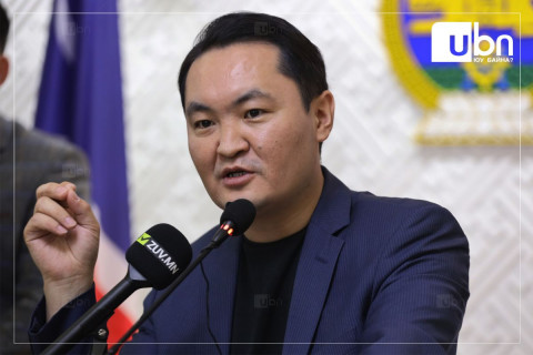 Ч.Өнөрбаяр: ОХУ-ыг Монголоос өөр хүлээж авах улсгүй болтлоо жижгэрлээ