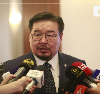 Г.Занданшатар: ОХУ-ын төрийн Думын дарга В.В.Володинтой утсаар ярьж бензин, дизель түлшний экспортын хязгаарлалтад Монгол Улсыг хамруулахгүй байхаар тохиролцлоо