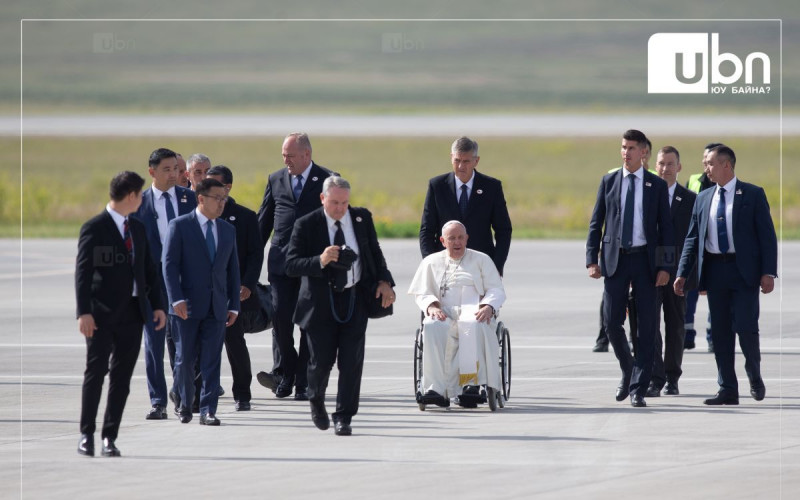 ФОТО: Гэгээн Ширээт Улсын төрийн тэргүүн Пап Францис Монгол Улсад айлчилж байна