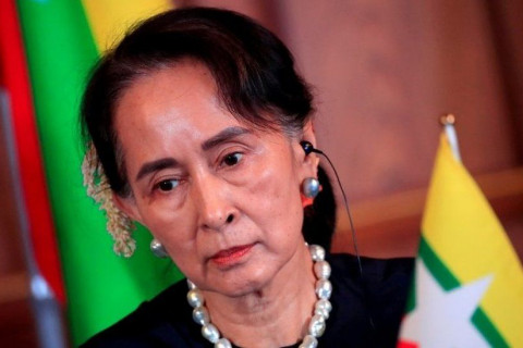 Аун Сан Су Чи-д авлигын хэргээр 11 жилийн хорих ял оноожээ