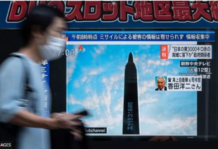 Хойд Солонгос Японы дээгүүр баллистик пуужин харважээ
