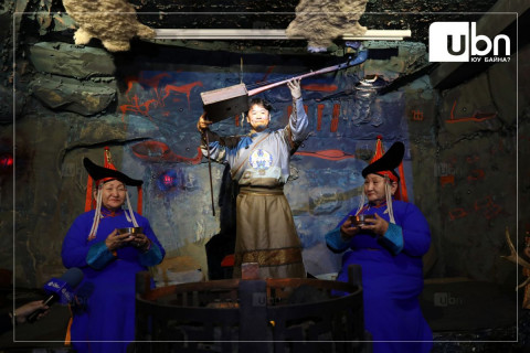 XVII зууны үед хамаарах Боржигон хуурыг эх оронд нь эргүүлэн авчран Монголын Театрын музейд заллаа